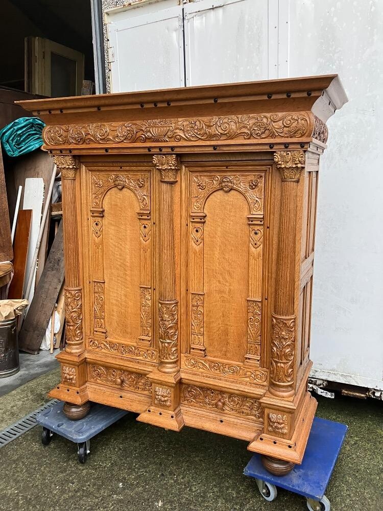 Armoire sculpté chêne réf 63/22