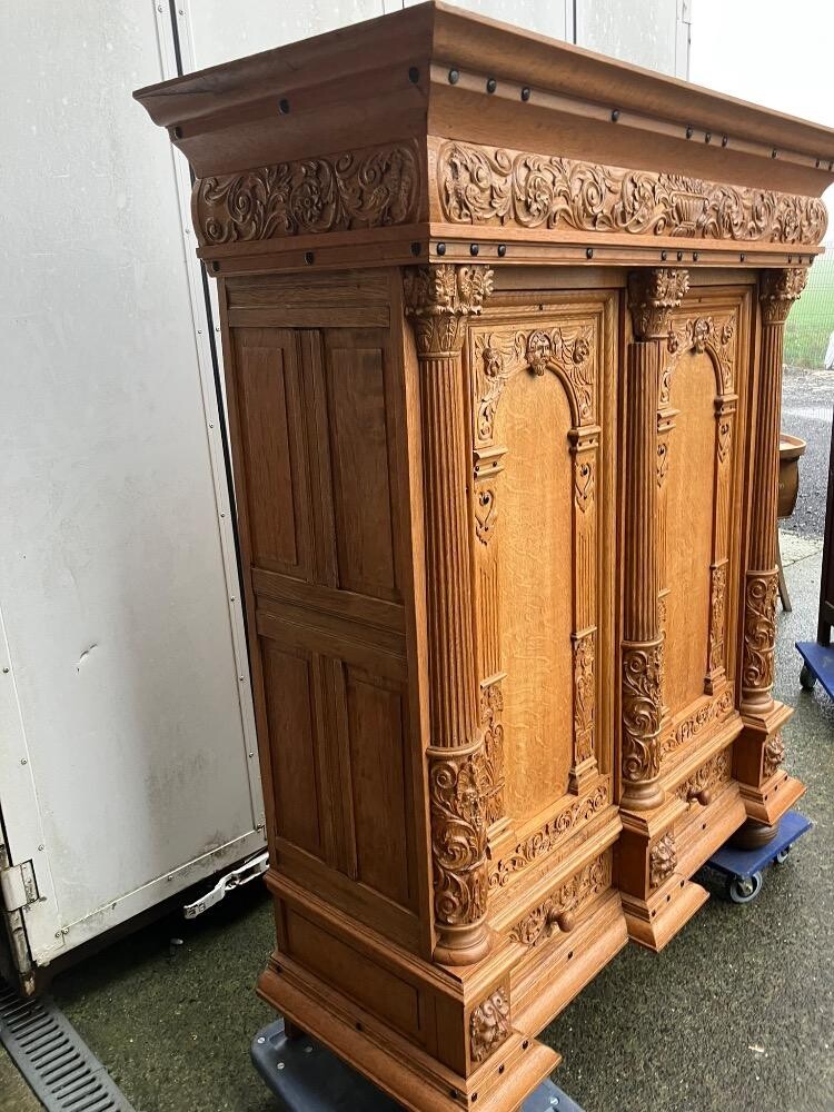 Armoire sculpté chêne réf 63/22