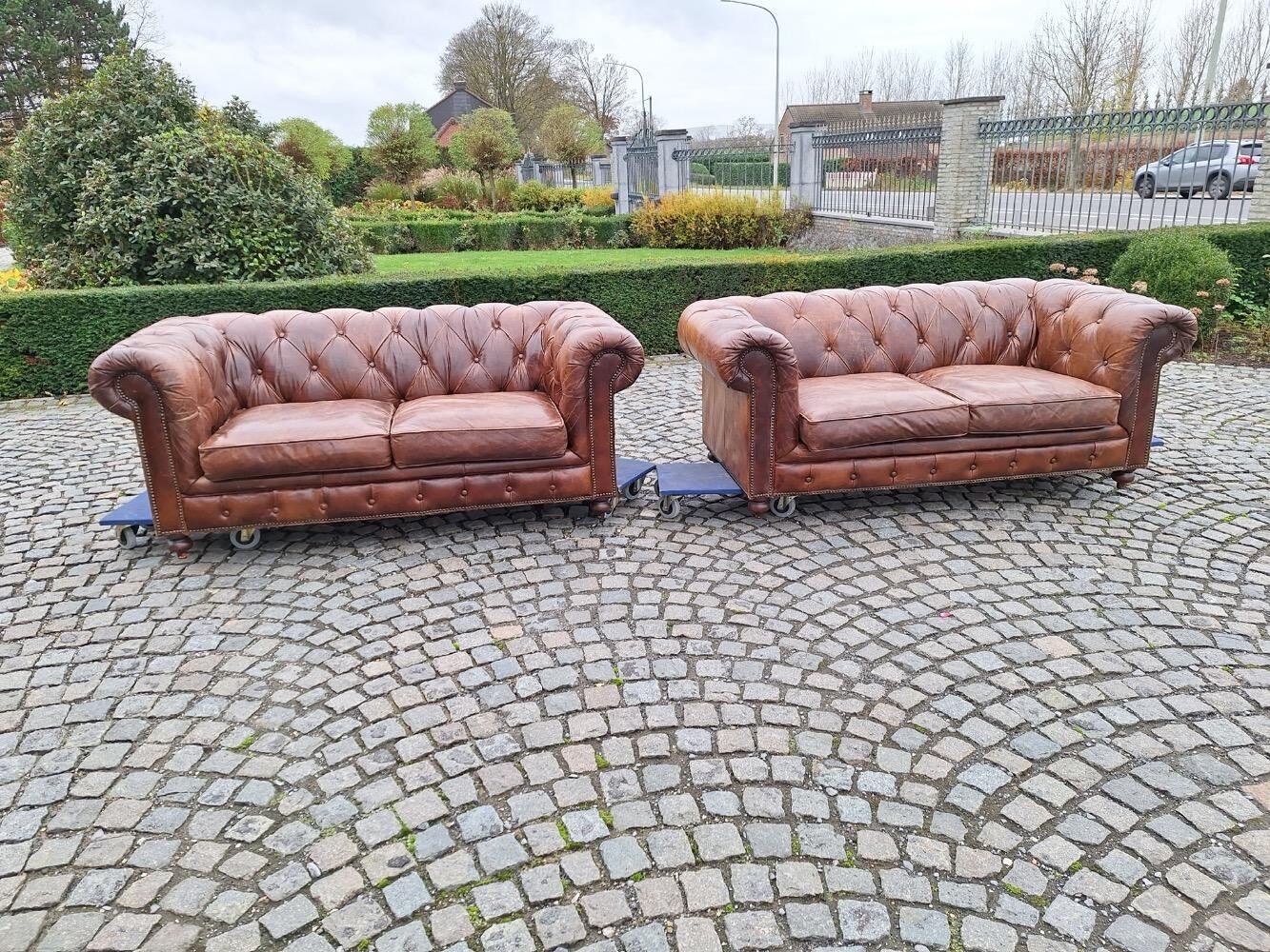 Paire de canapé Chesterfield réf 18/23 