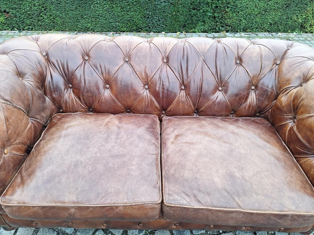 Paire de canapé Chesterfield réf 18/23 